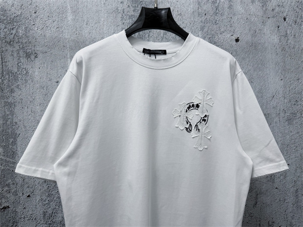 クロスグラフィック ワンポイントデザイン 着回し力 CHROME HEARTS クロムハーツ コピー 半袖Tシャツ トレンド感