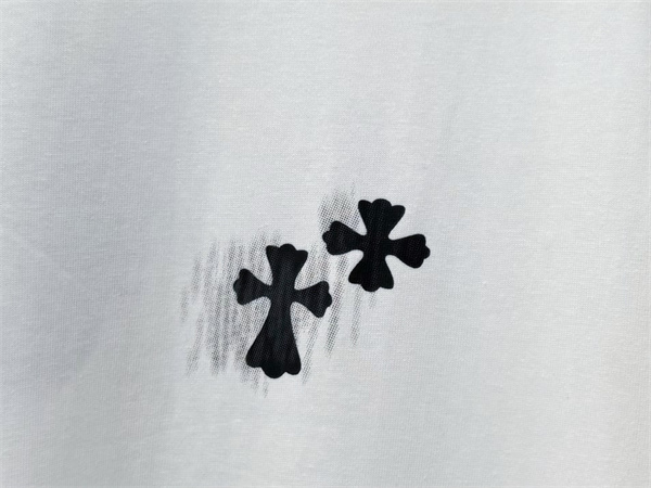 フローラルアイコン 胸元デザイン シンプルフォルム CHROME HEARTS クロムハーツ コピー 半袖Tシャツ 高評価アイテム