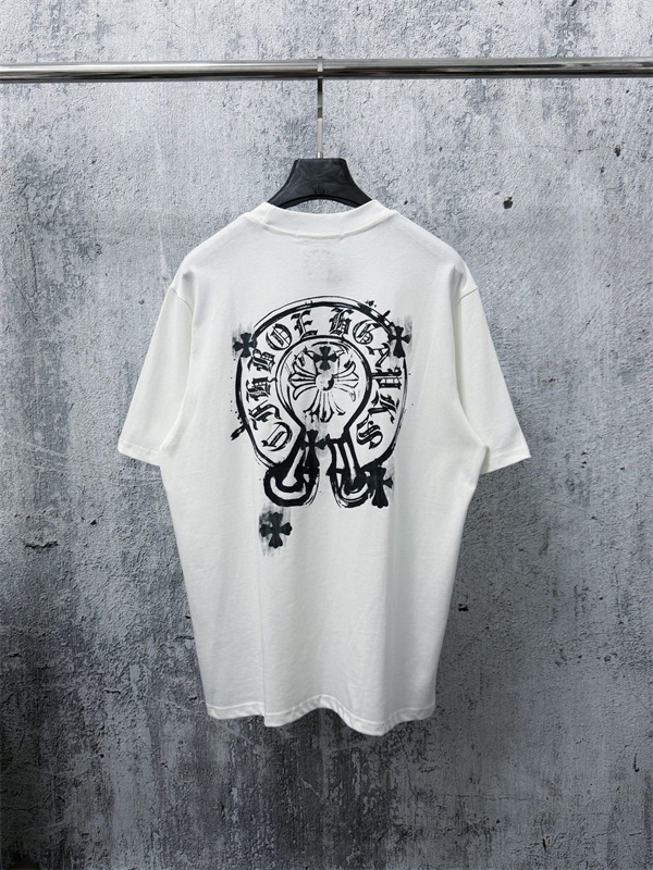 フローラルアイコン 胸元デザイン シンプルフォルム CHROME HEARTS クロムハーツ コピー 半袖Tシャツ 高評価アイテム