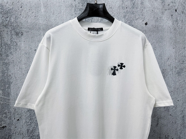フローラルアイコン 胸元デザイン シンプルフォルム CHROME HEARTS クロムハーツ コピー 半袖Tシャツ 高評価アイテム