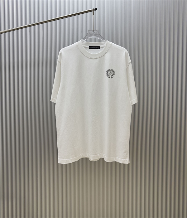 サークルモチーフ ワンポイントデザイン 日常コーデ CHROME HEARTS クロムハーツ コピー 半袖Tシャツ おすすめアイテム