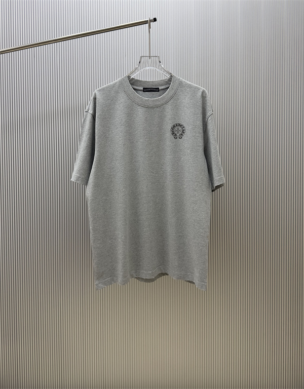 サークルモチーフ ワンポイントデザイン 日常コーデ CHROME HEARTS クロムハーツ コピー 半袖Tシャツ おすすめアイテム