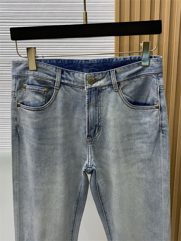 2026トレンド春夏バーバリージーンズスーパーコピー BURBERRYファッション性抜群リラックス感