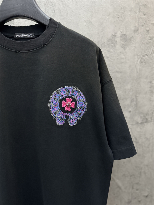 カラーフローラルモチーフ 刺繍ロゴ デザイン性 CHROME HEARTS クロムハーツ コピー 半袖Tシャツ 旬アイテム