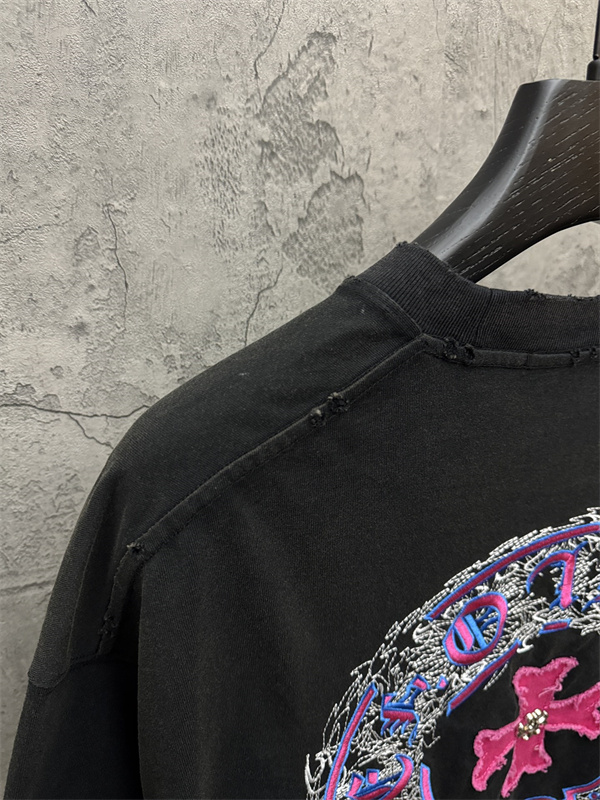 カラーフローラルモチーフ 刺繍ロゴ デザイン性 CHROME HEARTS クロムハーツ コピー 半袖Tシャツ 旬アイテム