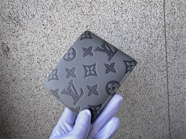 人気ルイヴィトン二つ折り財布コピーMultiple  Monogram Shadow 【M81383】LOUIS VUITTON