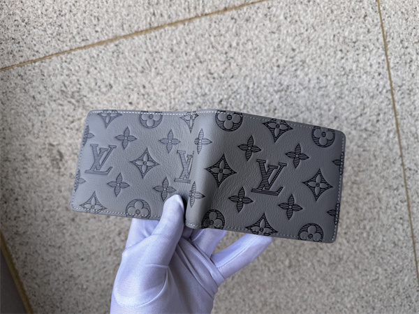 人気ルイヴィトン二つ折り財布コピーMultiple  Monogram Shadow 【M81383】LOUIS VUITTON