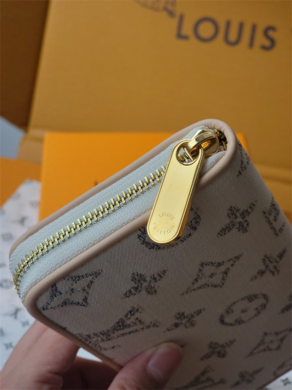 大人気トレンドLOUIS VUITTONルイヴィトン長財布コピー Zippy coin Perth 【M83456】