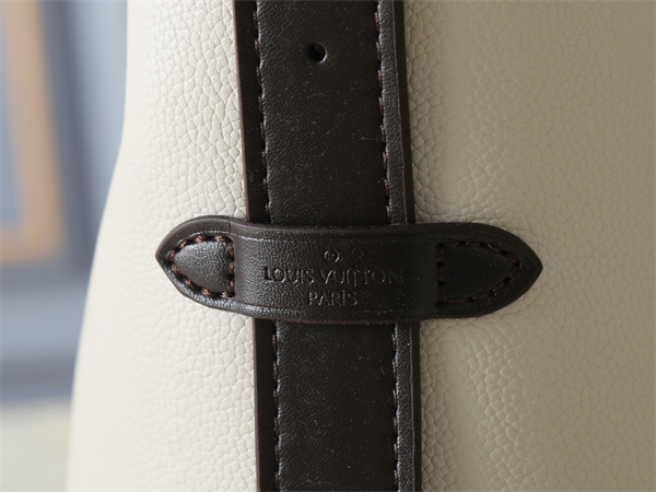バイカラーデザイン ワンショルダー ポーチ付き 存在感 コーデ映え LOUIS VUITTON ルイヴィトン コピー バッグ 大人カジュアル