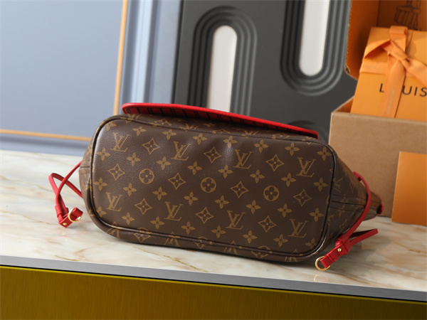 トートシルエット バイカラーデザイン 軽やか収納 アクティブスタイル LOUIS VUITTON ルイヴィトン コピー バッグ 限定コレクション