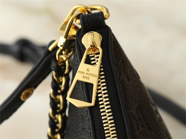 ハーフムーンシルエット ゴールドチェーン ミニサイズ タイムレスデザイン LOUIS VUITTON ルイヴィトン コピー バッグ 大人エレガント