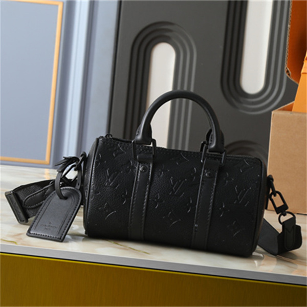 エンボスモノグラム ミニボストン ブラックレザー 端正フォルム 上級スタイル LOUIS VUITTON ルイヴィトン コピー バッグ 存在感抜群