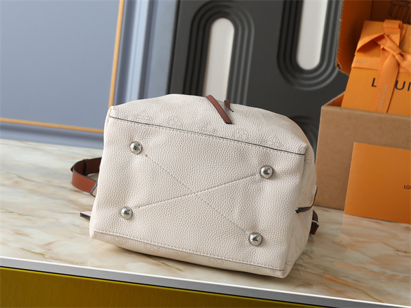 レザーアクセント 柔らかフォルム 収納力重視 LOUIS VUITTON ルイヴィトン コピー ショルダーバッグ デイリーユース