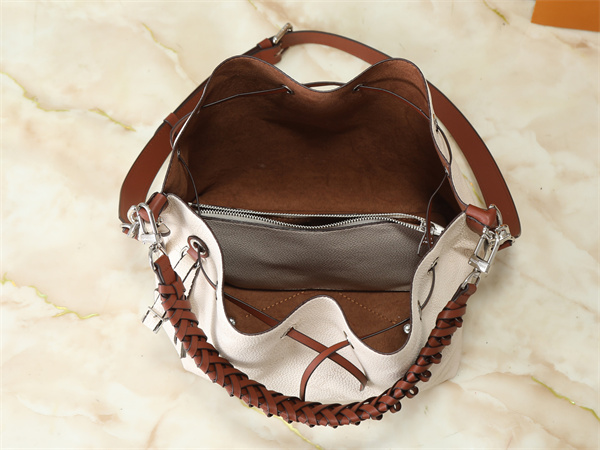 レザーアクセント 柔らかフォルム 収納力重視 LOUIS VUITTON ルイヴィトン コピー ショルダーバッグ デイリーユース