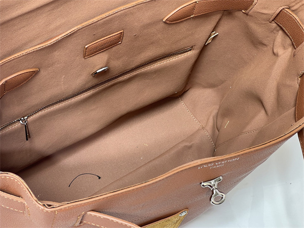 ショルダーストラップ付き スクエアフォルム 柔らかな質感 LOUIS VUITTON ルイヴィトン コピー ハンドバッグ 日常使い