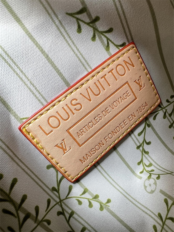 20cm ショルダーストラップ付き キャンバスフォルム 柔らかカラー LOUIS VUITTON ルイヴィトン コピー ハンドバッグ フェミニンコーデ