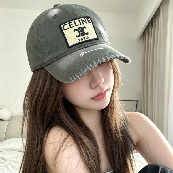 限定入荷 つば先ダメージ セリーヌ キャップ 主役級 CELINE 激安
