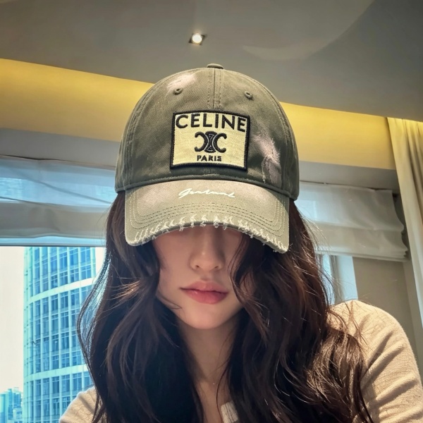 限定入荷 つば先ダメージ セリーヌ キャップ 主役級 CELINE 激安