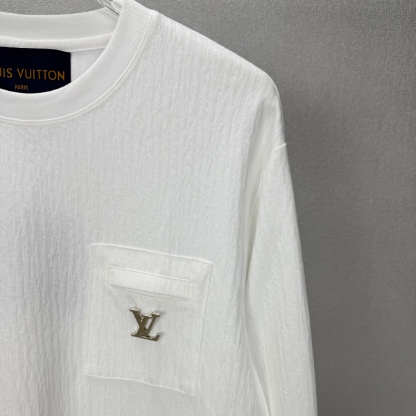 2026新作 胸ポケット金具 ルイ・ヴィトン 上品な抜け感 Louis Vuitton 長袖Tシャツ