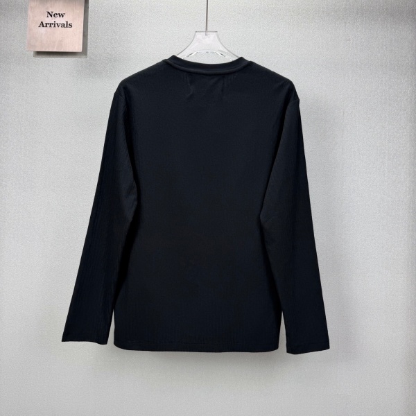 2026新作 胸ポケット金具 ルイ・ヴィトン 上品な抜け感 Louis Vuitton 長袖Tシャツ