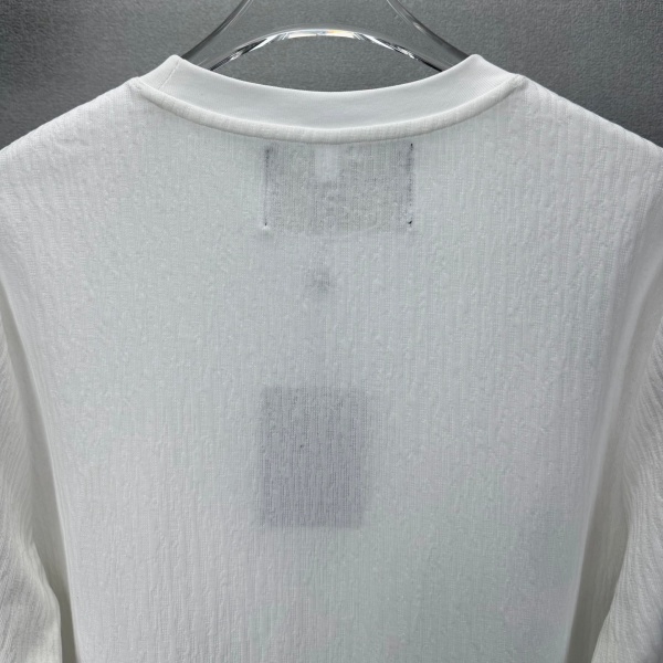 2026新作 胸ポケット金具 ルイ・ヴィトン 上品な抜け感 Louis Vuitton 長袖Tシャツ