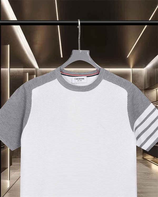 快適Thom Browneトムブラウンtシャツスーパーコピーオシャレエレガント2色半袖