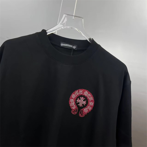 クロスモチーフ刺繍 ミニマルデザイン CHROME HEARTS クロムハーツ コピー 半袖Tシャツ メンズファッション 高級ブランド