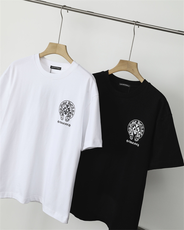 クロスモチーフ ワンポイントプリント CHROME HEARTS クロムハーツ コピー 半袖Tシャツ クルーネック メンズファッション 高級ブランド