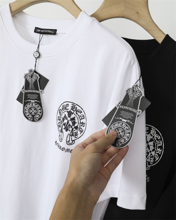 クロスモチーフ ワンポイントプリント CHROME HEARTS クロムハーツ コピー 半袖Tシャツ クルーネック メンズファッション 高級ブランド