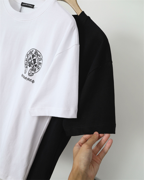 クロスモチーフ ワンポイントプリント CHROME HEARTS クロムハーツ コピー 半袖Tシャツ クルーネック メンズファッション 高級ブランド