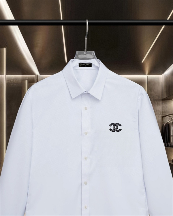CCロゴ 襟付きデザイン CHANEL シャネル コピー 長袖シャツ クリーンシルエット 人気モデル 旬顔スタイル