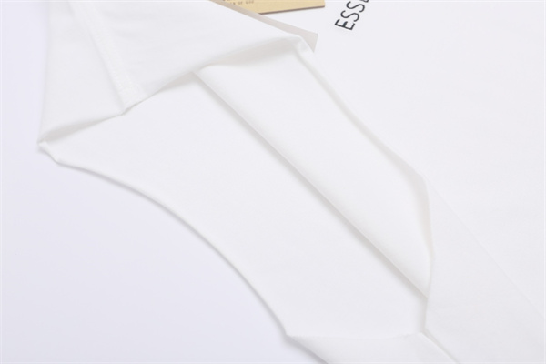 シンプルシルエット ミニマルフォルム ESSENTIALS エッセンシャルズ コピー ノースリーブTシャツ カジュアルコーデ 旬顔アイテム