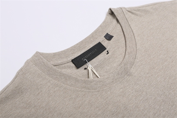 フロントプリント ミニマルフォルム ESSENTIALS エッセンシャルズ コピー ノースリーブTシャツ メンズスタイル 限定デザイン