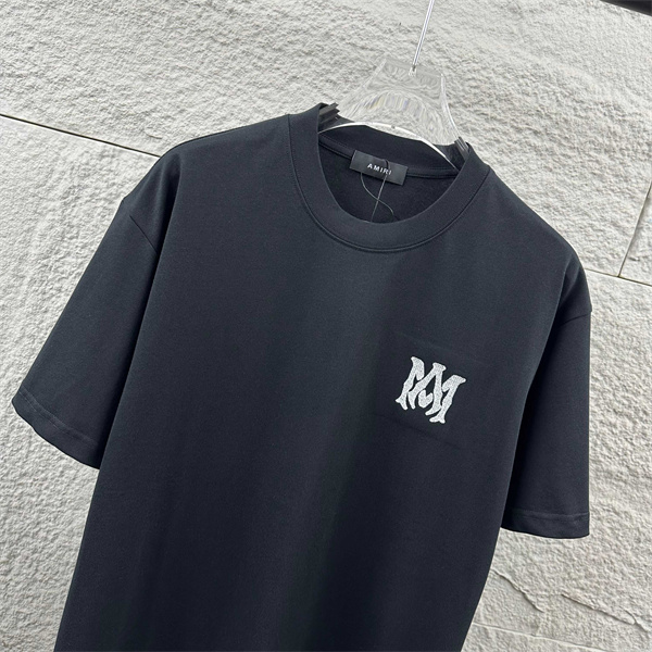 胸元グラフィック シンプルフォルム AMIRI アミリ コピー 半袖Tシャツ ストリートウェア 大人カジュアル 人気アイテム