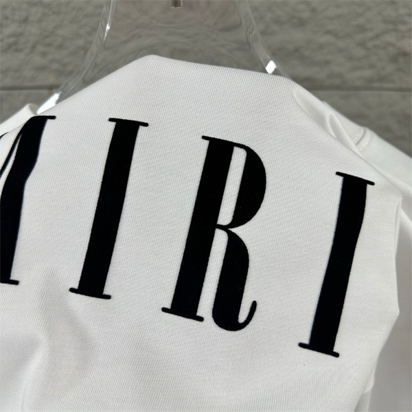 ロゴアクセント クリーンフォルム AMIRI アミリ コピー 半袖Tシャツ おしゃれコーデ 限定デザイン 人気ブランド