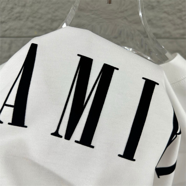 ロゴアクセント クリーンフォルム AMIRI アミリ コピー 半袖Tシャツ おしゃれコーデ 限定デザイン 人気ブランド