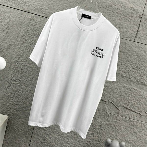 クラブロゴデザイン クルーネック AMIRI アミリ コピー 半袖Tシャツ シンプルシルエット ブランドウェア 軽やかな着心地