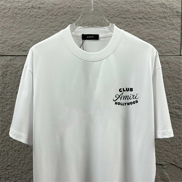 クラブロゴデザイン クルーネック AMIRI アミリ コピー 半袖Tシャツ シンプルシルエット ブランドウェア 軽やかな着心地