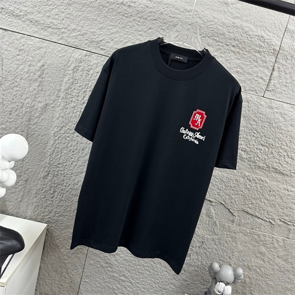 ミニマルデザイン クルーネック仕様 AMIRI アミリ コピー 半袖Tシャツ 柔らかな着用感 大人カジュアル 注目アイテム