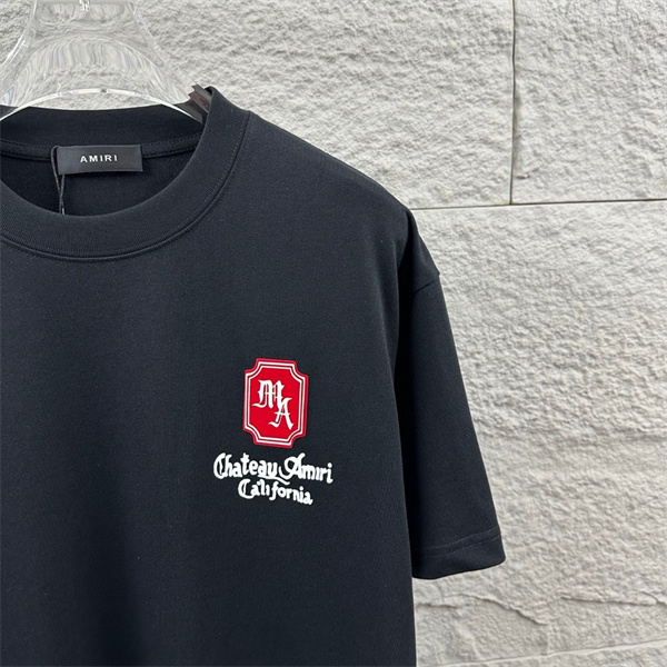 ミニマルデザイン クルーネック仕様 AMIRI アミリ コピー 半袖Tシャツ 柔らかな着用感 大人カジュアル 注目アイテム