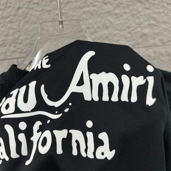 ミニマルデザイン クルーネック仕様 AMIRI アミリ コピー 半袖Tシャツ 柔らかな着用感 大人カジュアル 注目アイテム