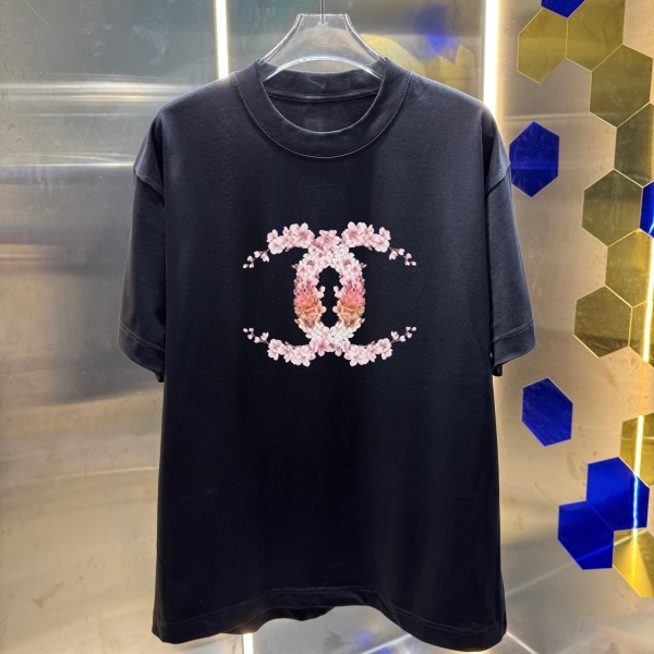 新着コレクション 花咲くダブルCデザイン CHANEL 半袖Tシャツ シャネル 主役級