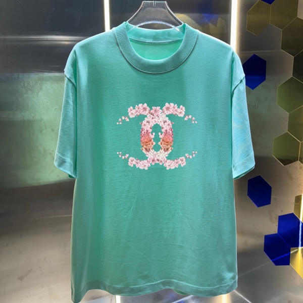 新着コレクション 花咲くダブルCデザイン CHANEL 半袖Tシャツ シャネル 主役級