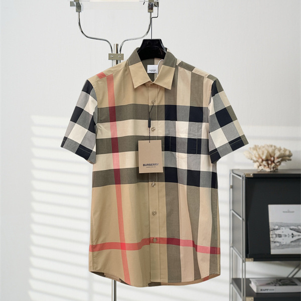 チェックパターン レギュラーカラー クラシックムード BURBERRY バーバリー コピー 半袖シャツ アイコニックデザイン 人気上昇