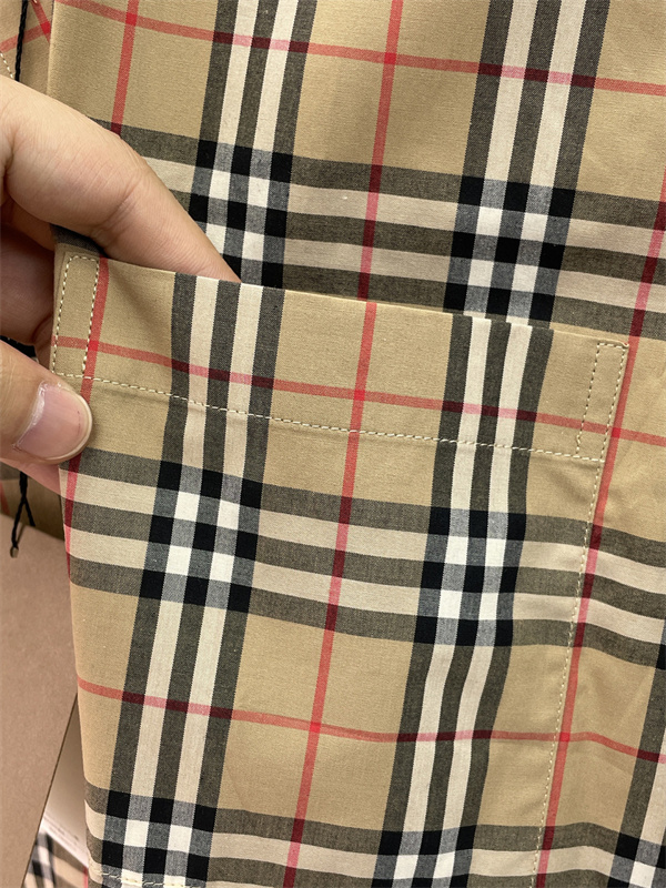 パターンシャツ ボタンフロント ナチュラルライン BURBERRY バーバリー コピー 半袖シャツ 大人カジュアル 話題モデル