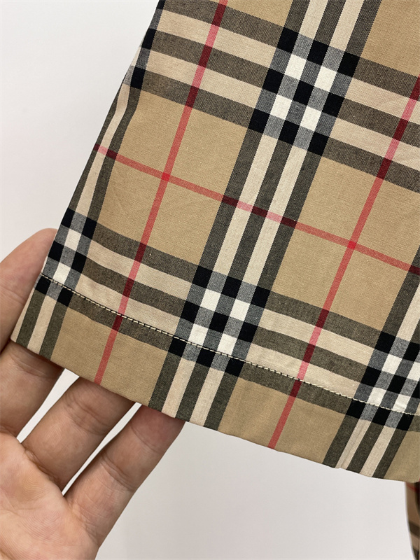 パターンシャツ ボタンフロント ナチュラルライン BURBERRY バーバリー コピー 半袖シャツ 大人カジュアル 話題モデル