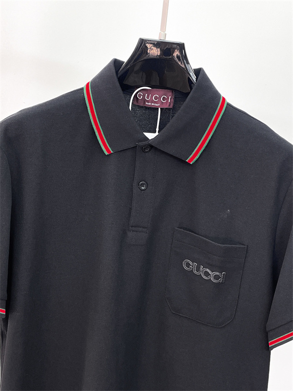 カラートリムデザイン シンプルフォルム 胸元パッチディテール GUCCI グッチ コピー ポロシャツ スマートカジュアル 売れ筋