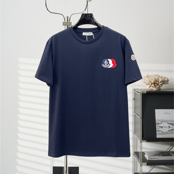 ブランドパッチデザイン ストレートシルエット 軽快な着用感 MONCLER モンクレール コピー 半袖Tシャツ 休日コーデ 注目スタイル