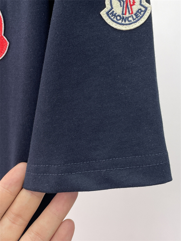 ブランドパッチデザイン ストレートシルエット 軽快な着用感 MONCLER モンクレール コピー 半袖Tシャツ 休日コーデ 注目スタイル