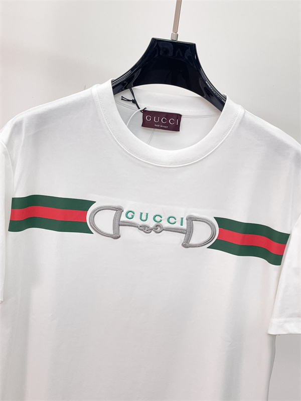 アイコンモチーフ コットンライク素材 ストレートフォルム GUCCI グッチ コピー 半袖Tシャツ レトロテイスト 売れ筋モデル